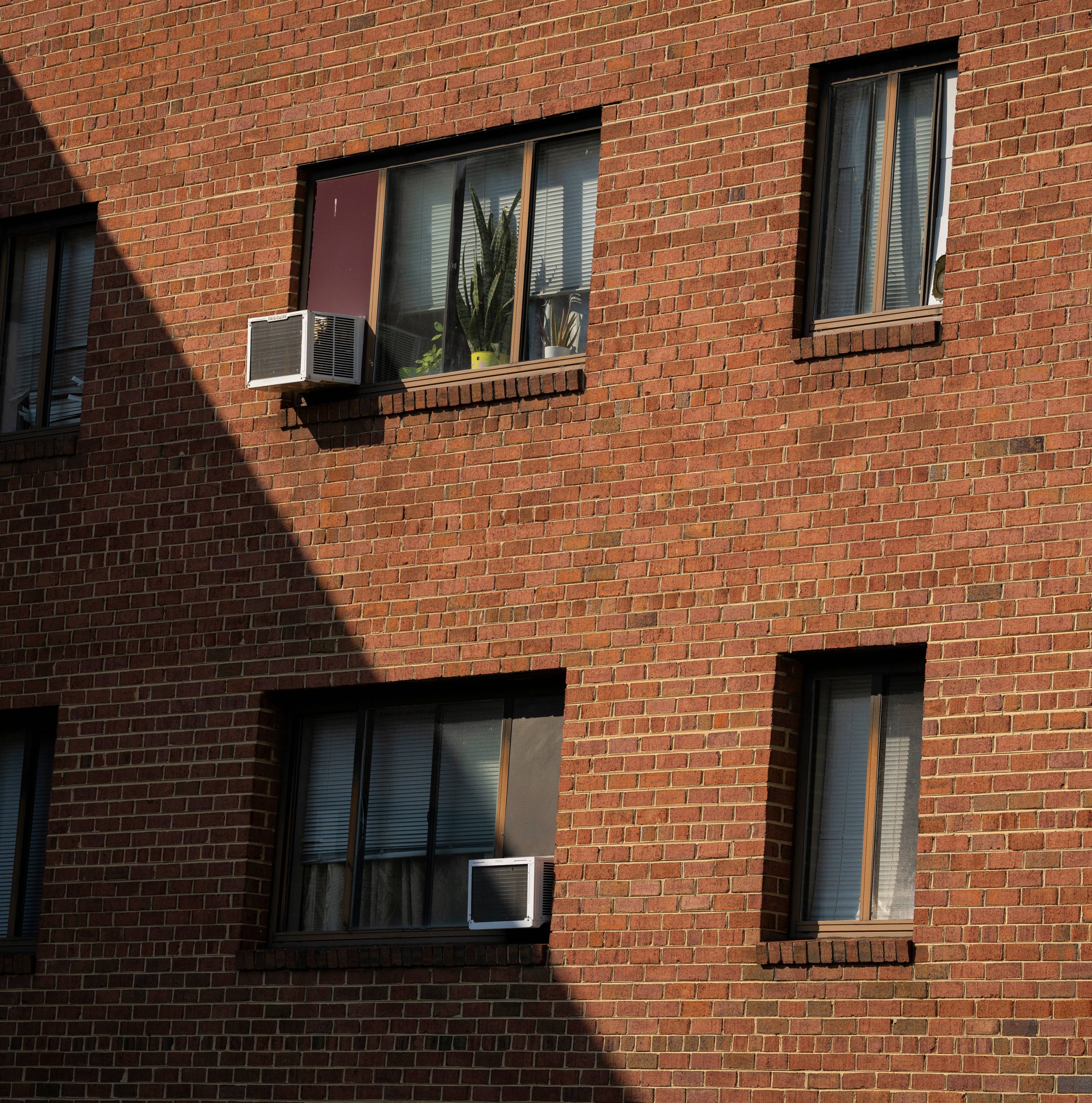 The US is failing renters during extreme heat waves